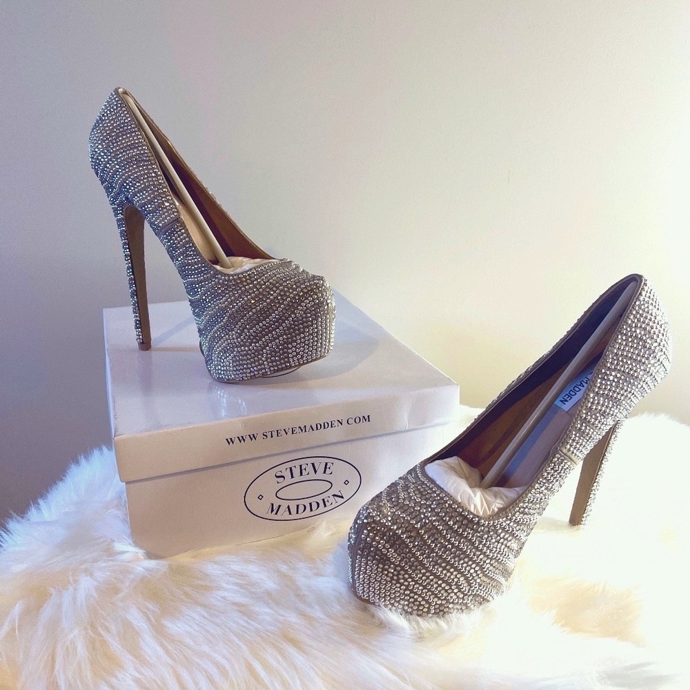 Steve Madden Dyvinal Pewter Crystal Platform Heels